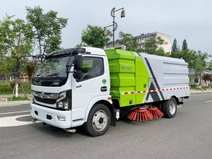 國(guó)六東風凱普特7.5方掃路車(chē)