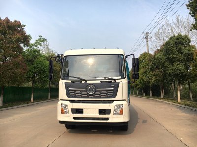 國(guó)六7方塵箱 4方水箱東風掃路車(chē)