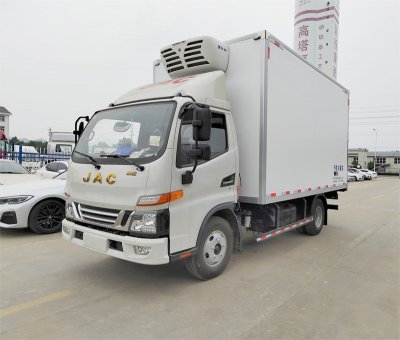 國(guó)六 江淮帥鈴E4.2米可(kě)拆卸式肉鈎冷藏車(chē)