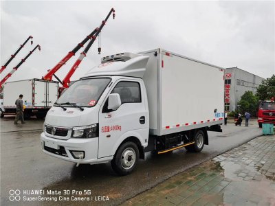 國(guó)六 東風途逸3.4米柴油版冷藏車(chē)